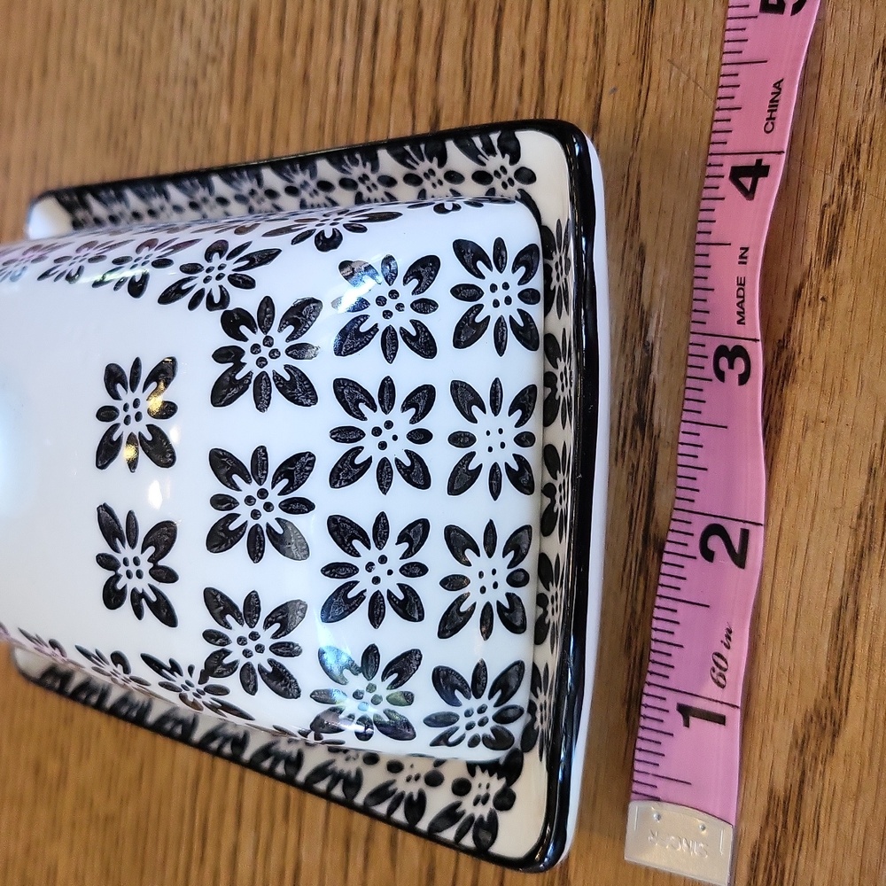 Signature Housewares Black and white Butter dish - Picture 2 of 8